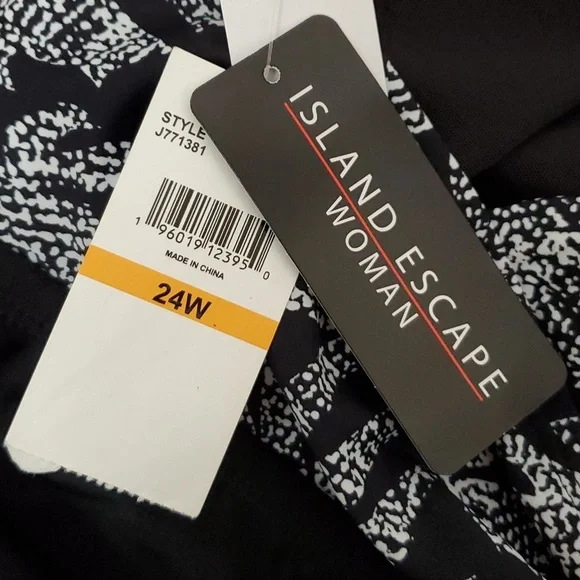 Island Escape Black and White One Piece Swimsuit - Picture 10 of 15